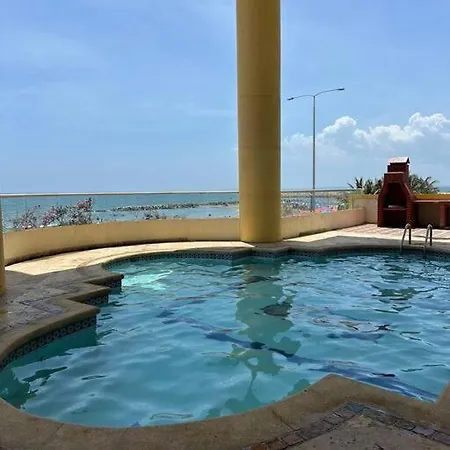 Cerca A La Playa